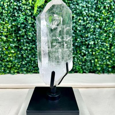 Diamantina Quartz Point - High Quality Diamantina Point with Stand from Amezoni Crystals, front view