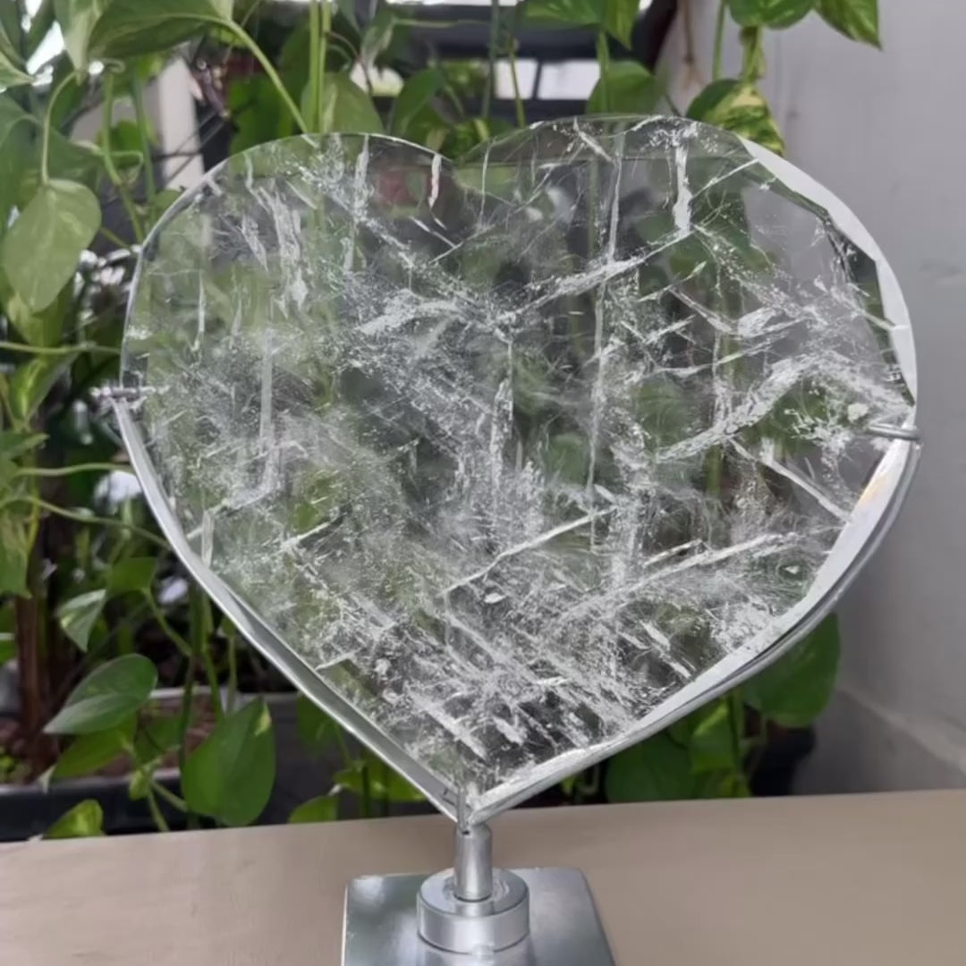 HQ Lemurian Slice Heart w/ Spinning Stand