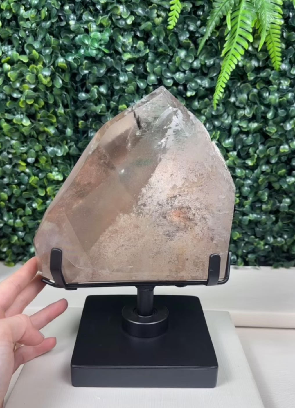 High Quality Garden Quartz Free Form with stand